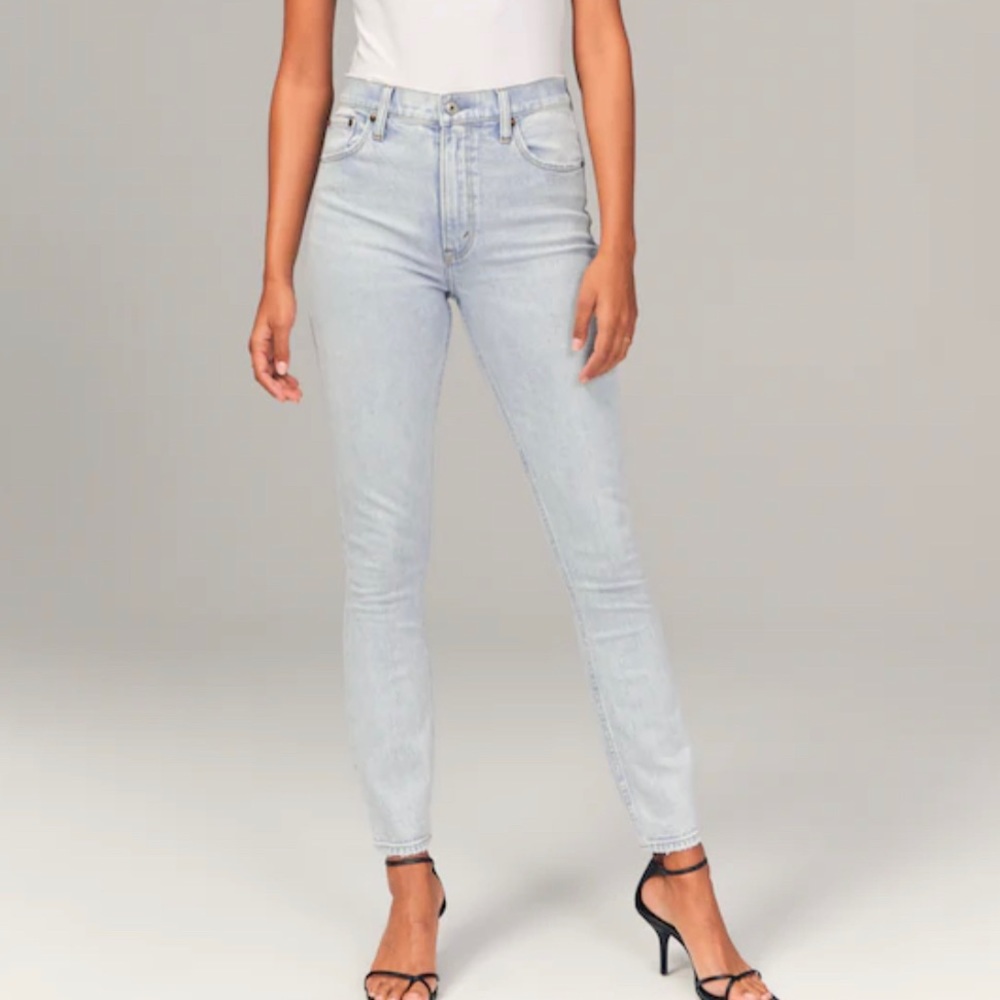 Abercrombie & Fitch High Rise Skinny Jean